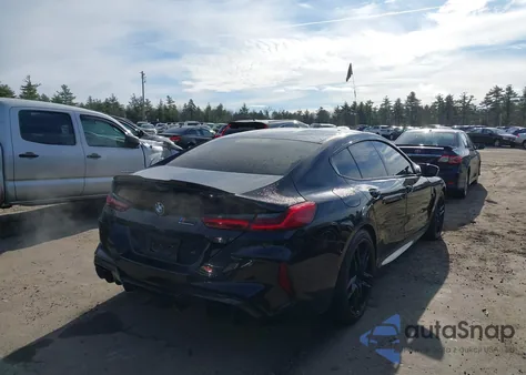 2021 BMW M8 Gran Coupe z USA, uszkodzony, nr VIN WBSGV0C0XMCF94348